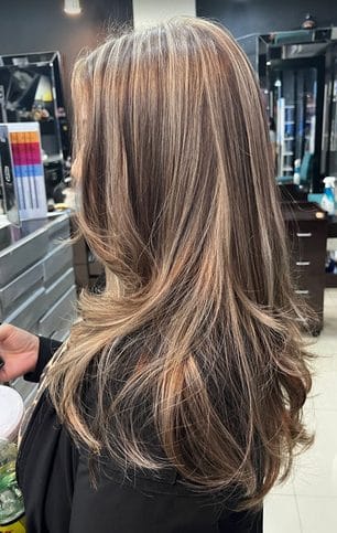 Balayage y luces en Chop Shop Tijuana Balayage y luces de cabello en Chop Shop Tijuana